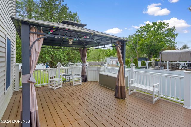 37 Maple Shade Avenue E, Hamilton Square, NJ 08690