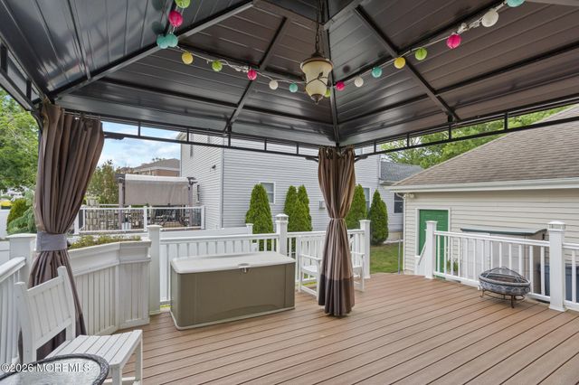 37 Maple Shade Avenue E, Hamilton Square, NJ 08690