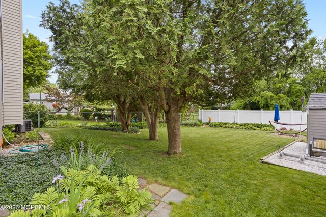 37 Maple Shade Avenue E, Hamilton Square, NJ 08690