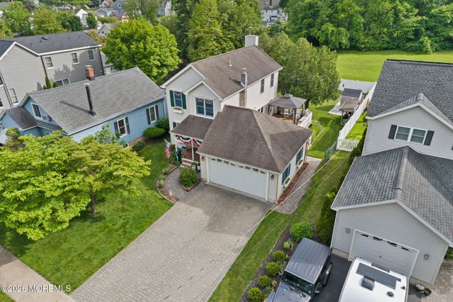 37 Maple Shade Avenue E, Hamilton Square, NJ 08690