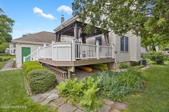 37 Maple Shade Avenue E, Hamilton Square, NJ 08690