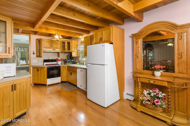 37 Maple Shade Avenue E, Hamilton Square, NJ 08690