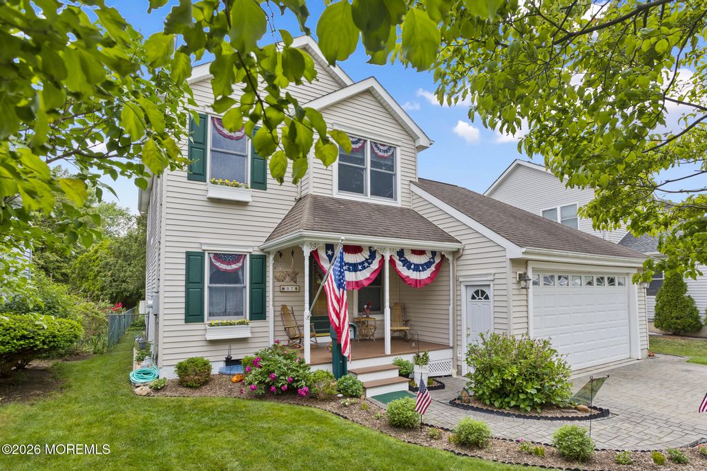 37 Maple Shade Avenue E, Hamilton Square, NJ 08690