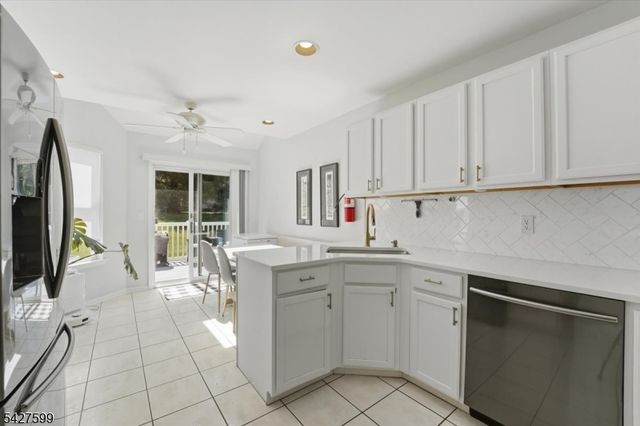109 Castle Pointe Blvd, Piscataway Twp., NJ 08854