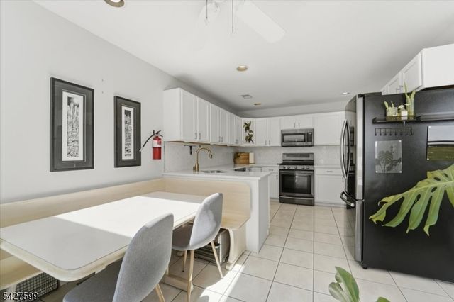 109 Castle Pointe Blvd, Piscataway Twp., NJ 08854