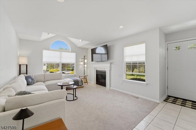 109 Castle Pointe Blvd, Piscataway Twp., NJ 08854