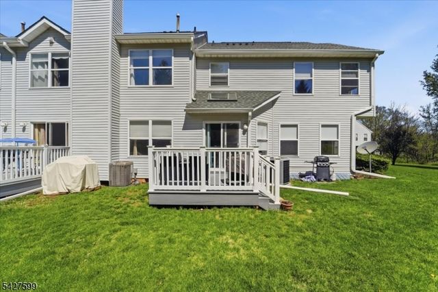 109 Castle Pointe Blvd, Piscataway Twp., NJ 08854