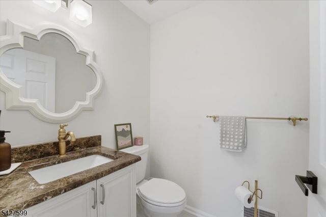 109 Castle Pointe Blvd, Piscataway Twp., NJ 08854