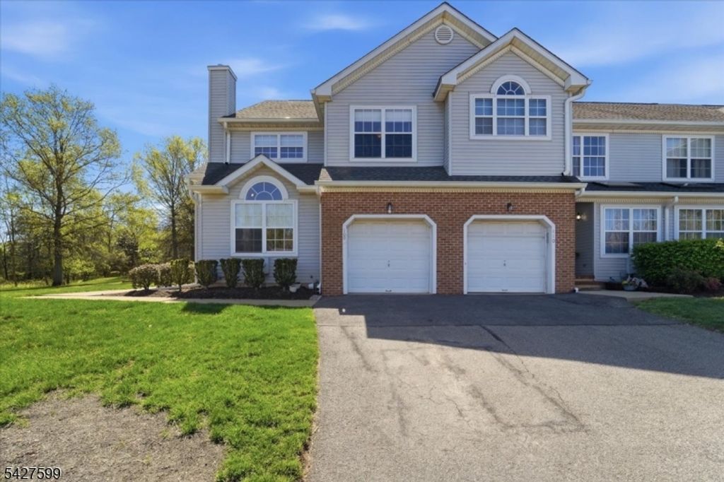 109 Castle Pointe Blvd, Piscataway Twp., NJ 08854