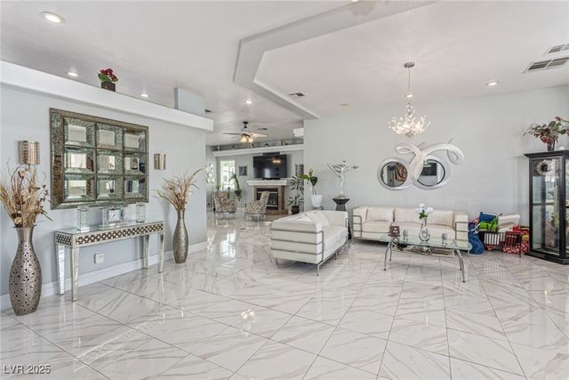 60 North Fogg Street, Las Vegas, NV 89110