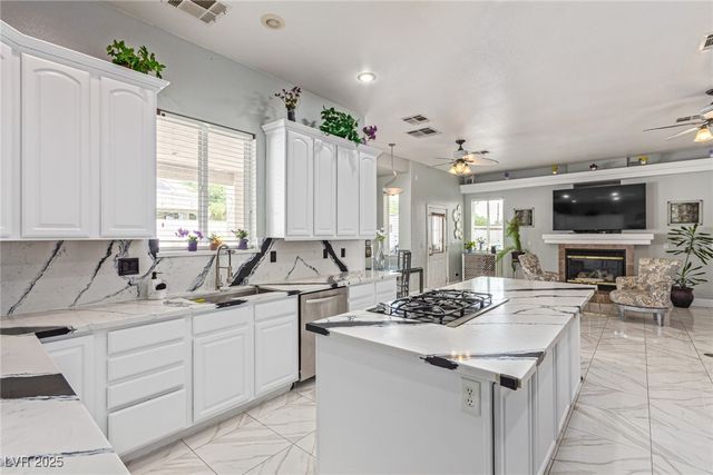 60 North Fogg Street, Las Vegas, NV 89110