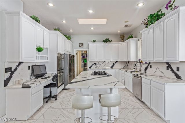 60 North Fogg Street, Las Vegas, NV 89110