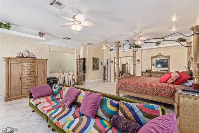 60 North Fogg Street, Las Vegas, NV 89110