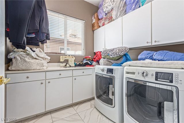 60 North Fogg Street, Las Vegas, NV 89110