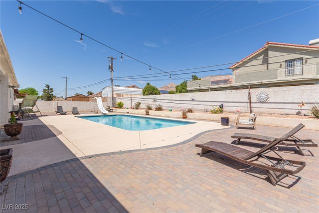 60 North Fogg Street, Las Vegas, NV 89110