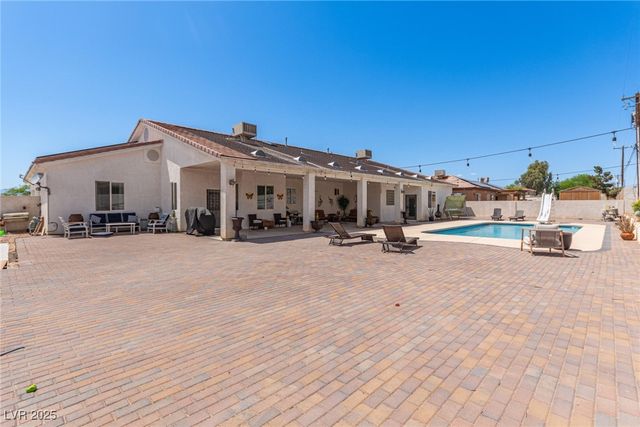 60 North Fogg Street, Las Vegas, NV 89110