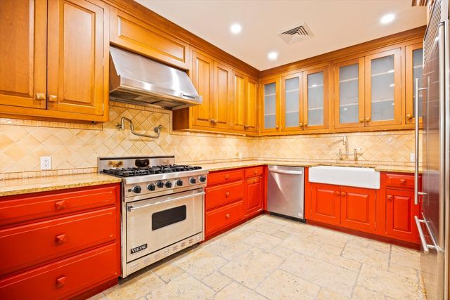 329 CONVENT Avenue, New York City, NY 10031