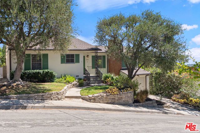 214 Sequoia Drive, Pasadena, CA 91105