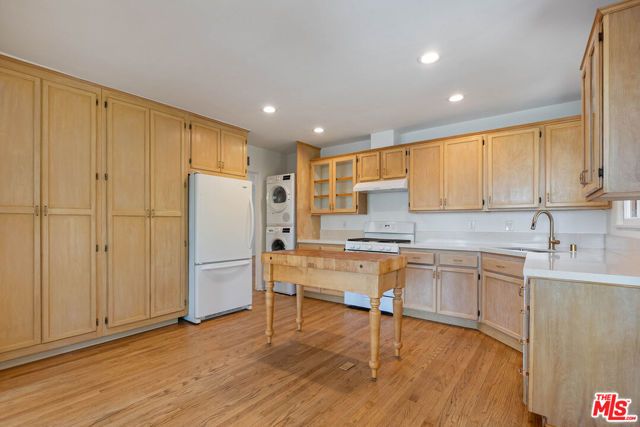 214 Sequoia Drive, Pasadena, CA 91105