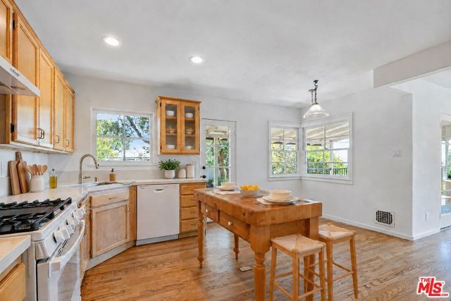 214 Sequoia Drive, Pasadena, CA 91105