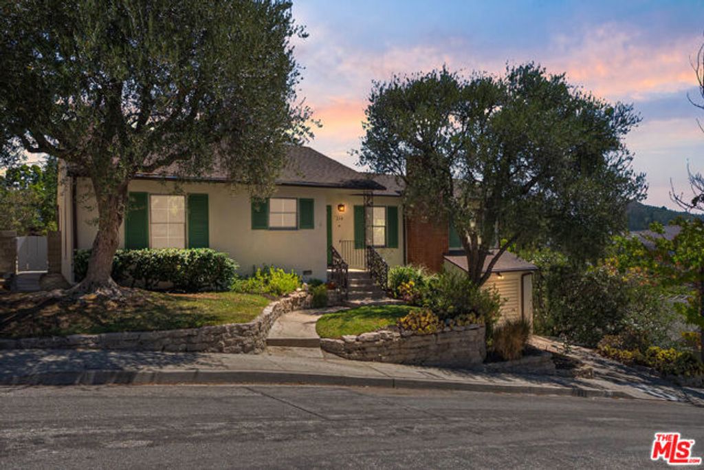 214 Sequoia Drive, Pasadena, CA 91105
