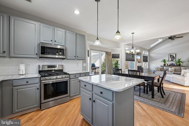 304 JUNIPER LN, Swedesboro, NJ 08085