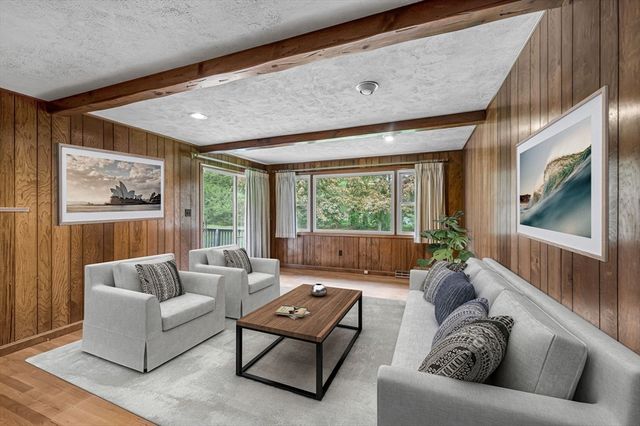 19 Williston Dr, Longmeadow, MA 01106