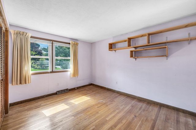 19 Williston Dr, Longmeadow, MA 01106
