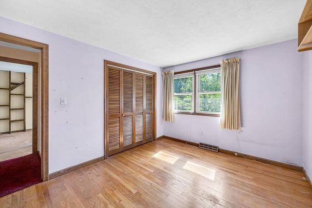 19 Williston Dr, Longmeadow, MA 01106