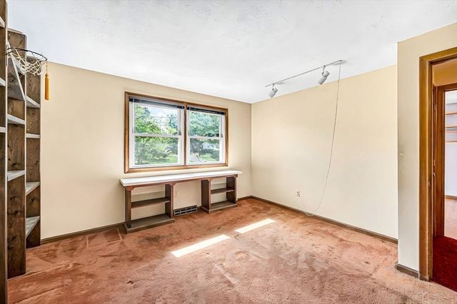 19 Williston Dr, Longmeadow, MA 01106