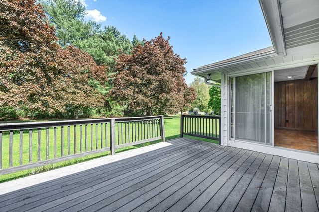 19 Williston Dr, Longmeadow, MA 01106