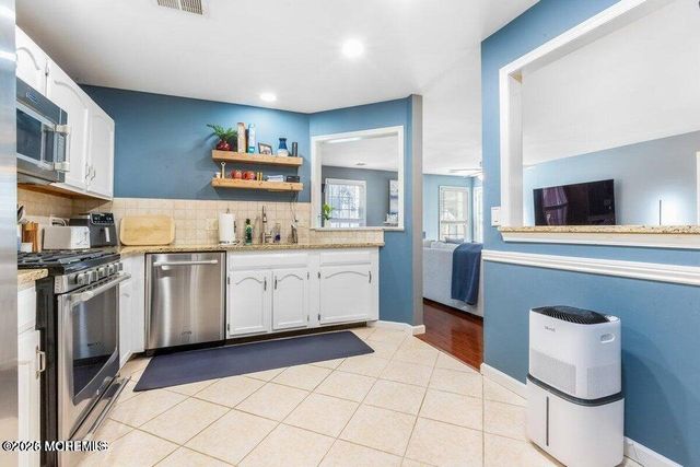 334 Mayfair Place, Morganville, NJ 07751