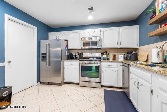 334 Mayfair Place, Morganville, NJ 07751