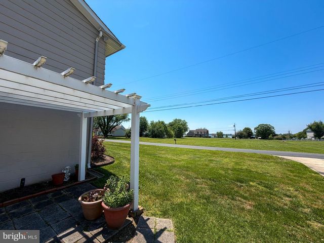 1331 CALVERT RD, Chester, MD 21619