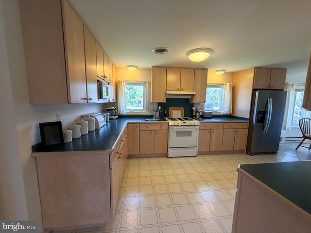 1331 CALVERT RD, Chester, MD 21619