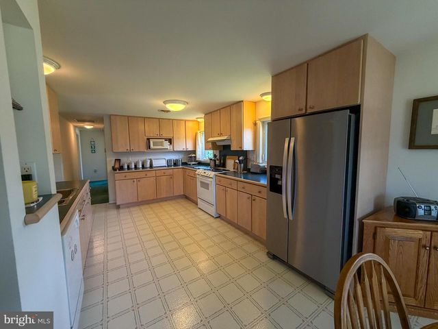 1331 CALVERT RD, Chester, MD 21619