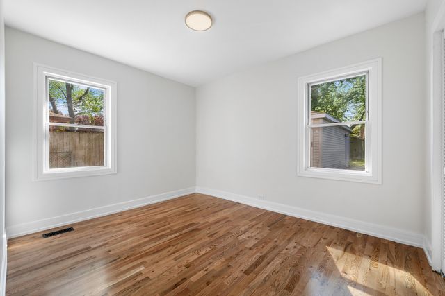 8742 S Washtenaw Avenue, Evergreen Park, IL 60805