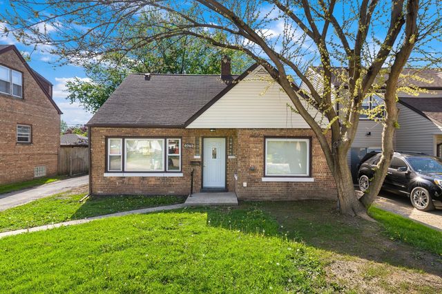 8742 S Washtenaw Avenue, Evergreen Park, IL 60805