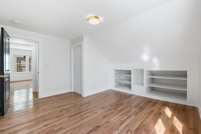 8742 S Washtenaw Avenue, Evergreen Park, IL 60805