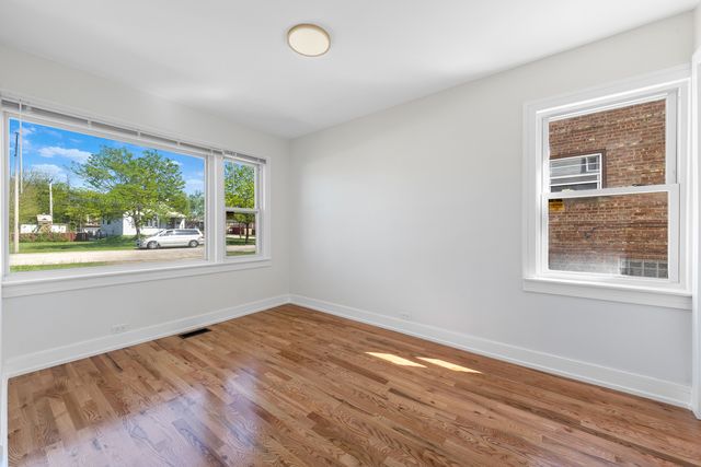 8742 S Washtenaw Avenue, Evergreen Park, IL 60805