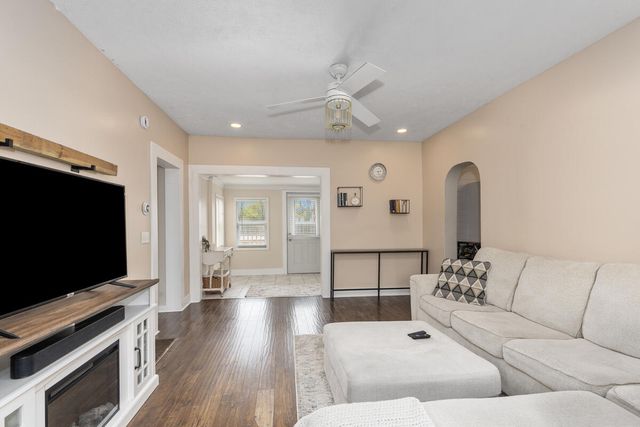 156 W Beech Street, Cedar Springs, MI 49319