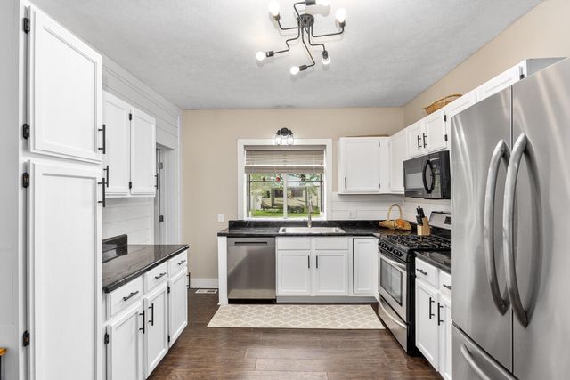 156 W Beech Street, Cedar Springs, MI 49319