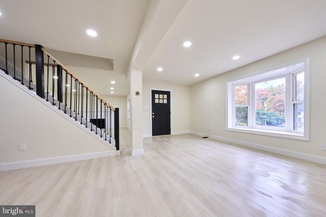 1904 LAMSON PL, Mclean, VA 22101