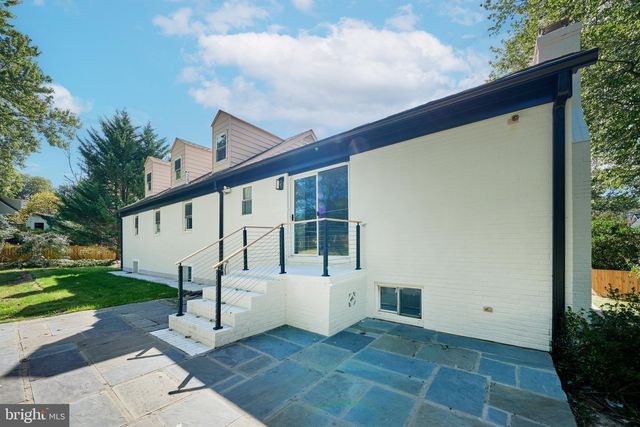 1904 LAMSON PL, Mclean, VA 22101