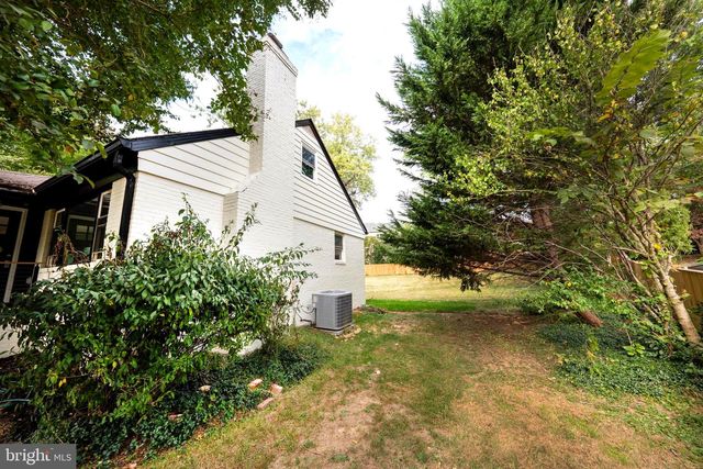 1904 LAMSON PL, Mclean, VA 22101