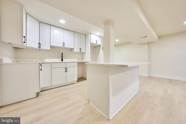 1904 LAMSON PL, Mclean, VA 22101