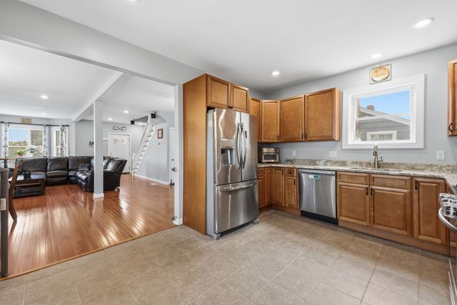 13 Cosgrove Street, Lowell, MA 01852
