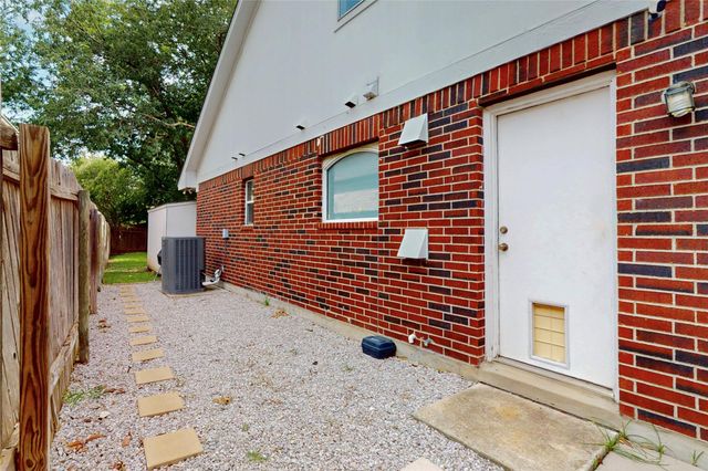 5008 Barlow DR, Round Rock, TX 78681