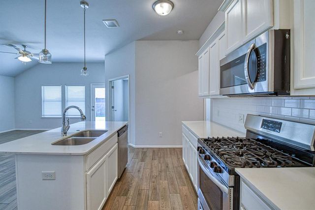 3232 Mount Nebo Drive, Yukon, OK 73099