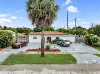 1385 NE 130th St, North Miami, FL 33161